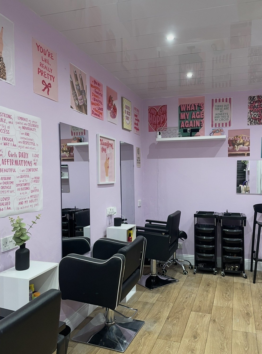 Confidential consultation studio